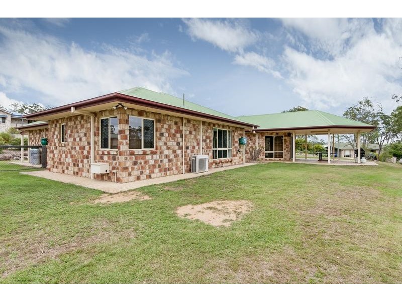 2 Leesmore Court, Deebing Heights QLD 4306