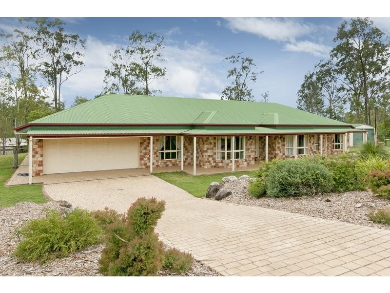 2 Leesmore Court, Deebing Heights QLD 4306