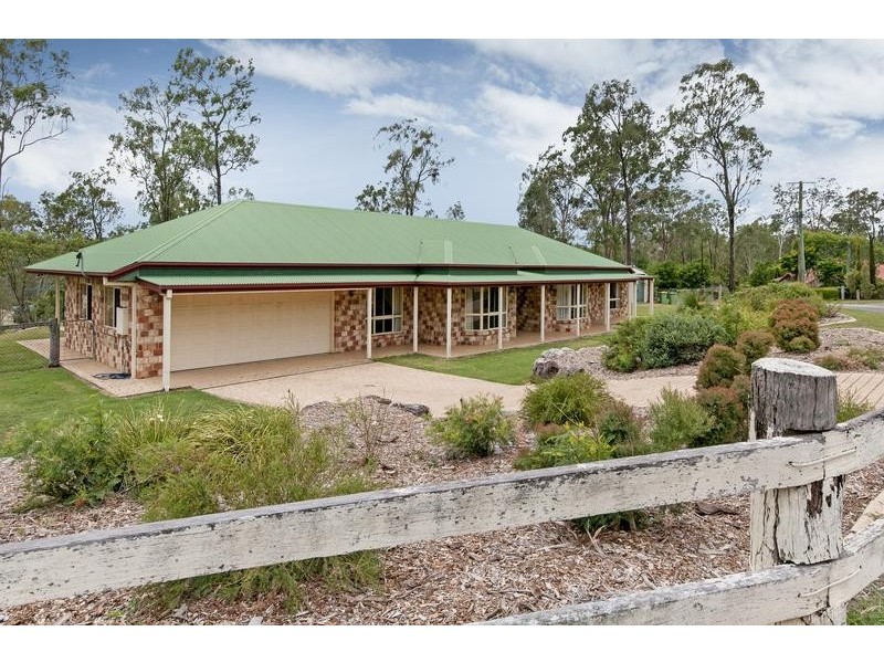 2 Leesmore Court, Deebing Heights QLD 4306