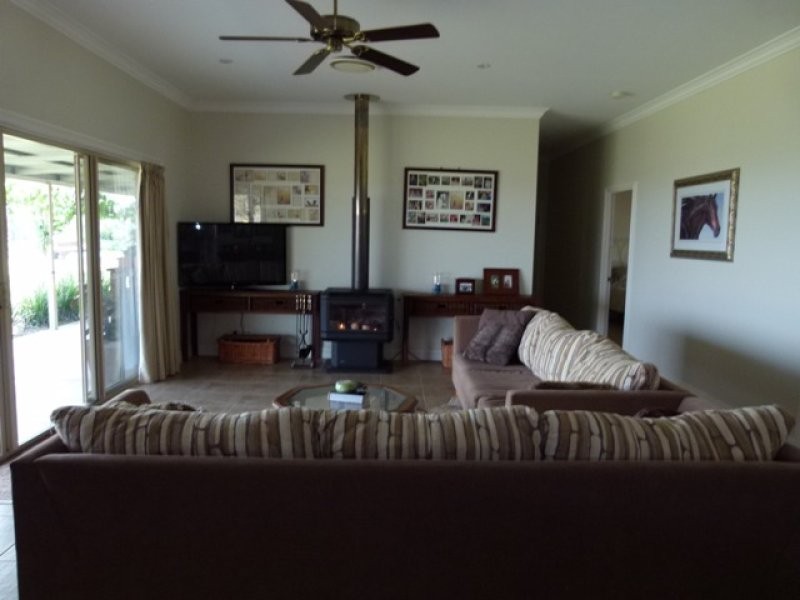 196 Eder Brothers Road, Mount Walker QLD 4340