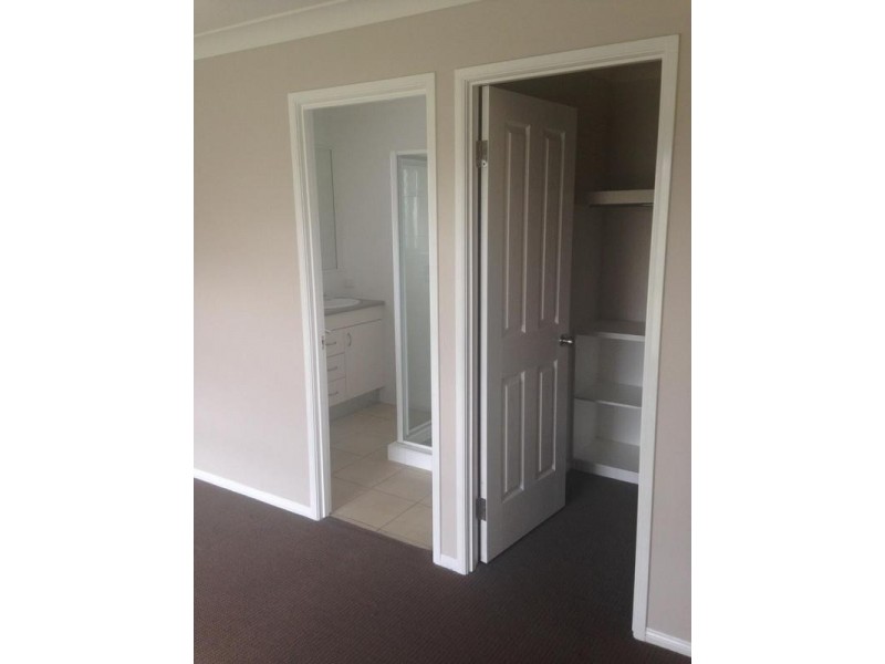 6 Baden Jones Way, North Booval QLD 4304