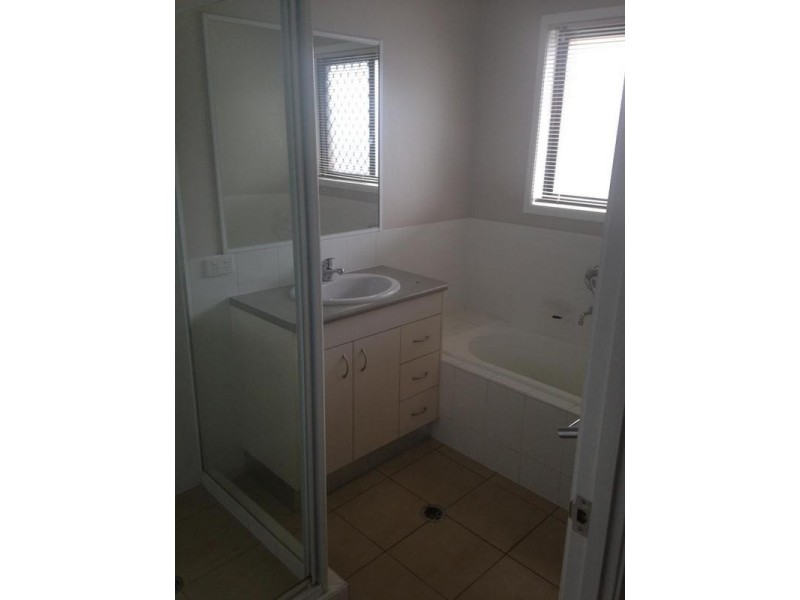 6 Baden Jones Way, North Booval QLD 4304