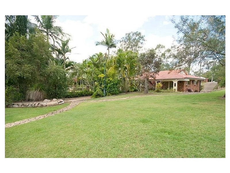 30 Balmoral Grove, Karalee QLD 4306