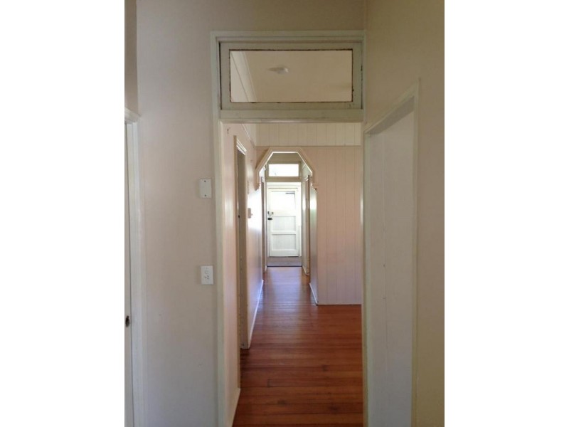 23 Moffatt Street, Ipswich QLD 4305