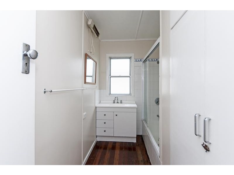 268 Warwick Road, Churchill QLD 4305