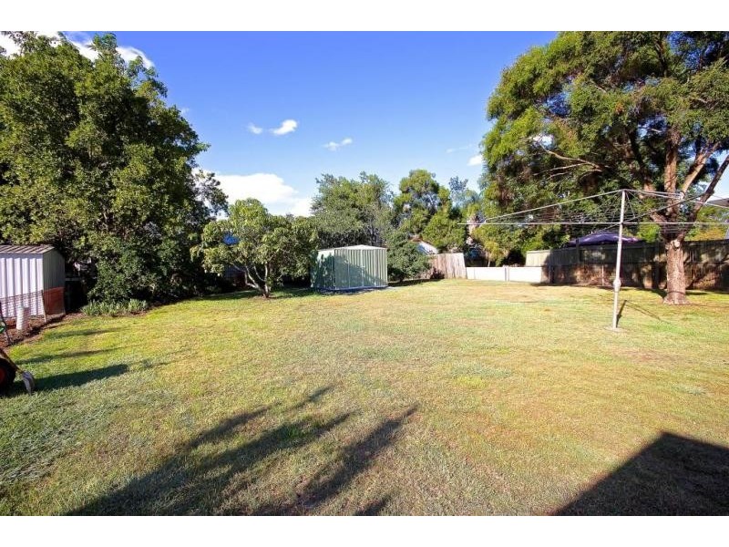 42 Sydney Street, Brassall QLD 4305