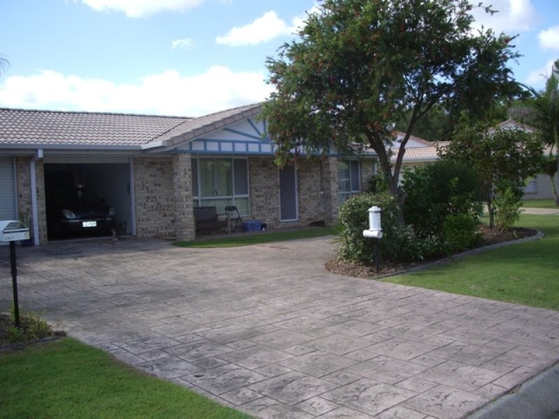 2/6 Settlers Way, Raceview QLD 4305