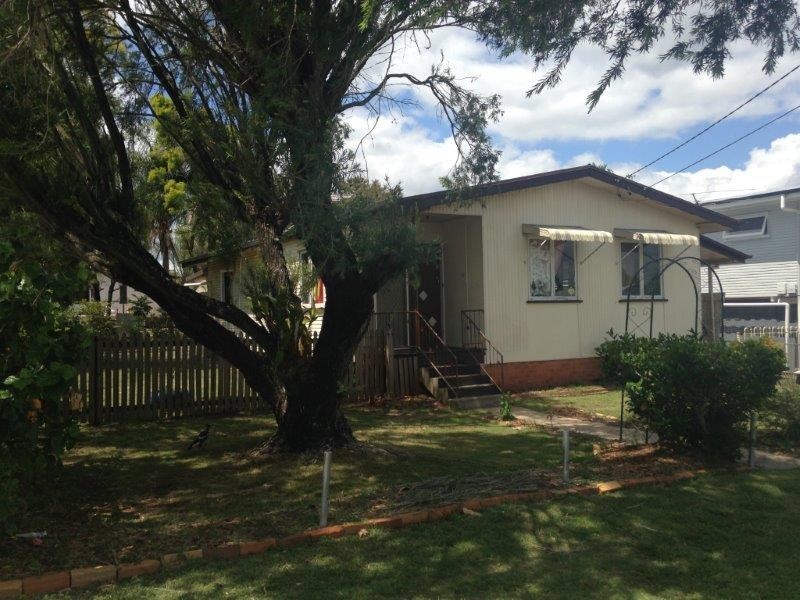 32 Vivian Street, Eastern Heights QLD 4305