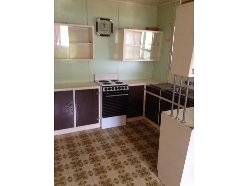 32 Vivian Street, Eastern Heights QLD 4305