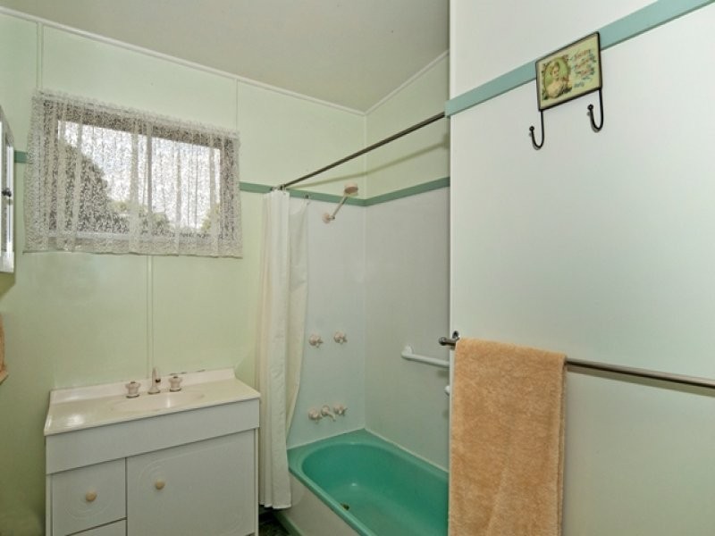 60 Samford Road, Leichhardt QLD 4305