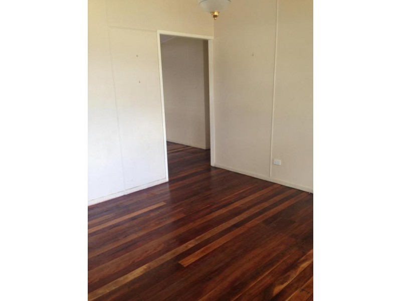 60 Samford Road, Leichhardt QLD 4305