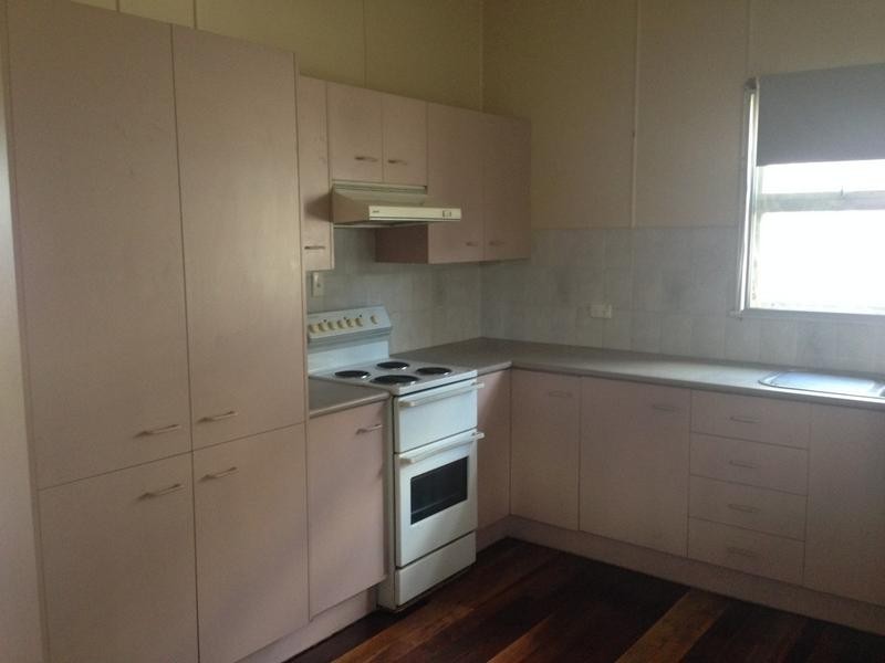 60 Samford Road, Leichhardt QLD 4305