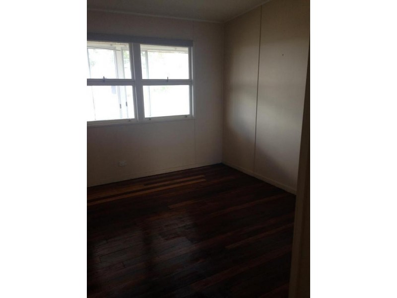 60 Samford Road, Leichhardt QLD 4305