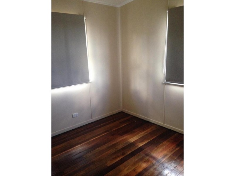 60 Samford Road, Leichhardt QLD 4305