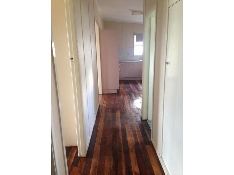 60 Samford Road, Leichhardt QLD 4305