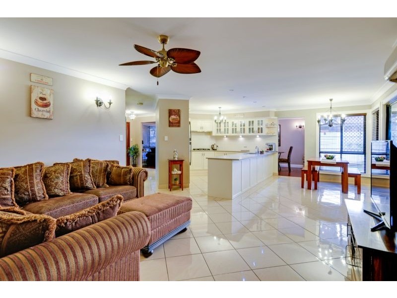 16 Blessington Way, Flinders View QLD 4305