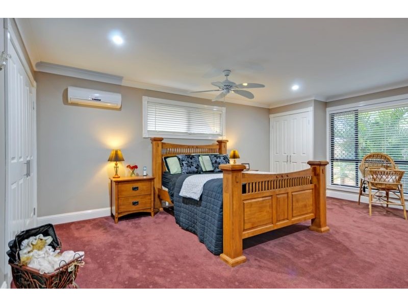 16 Blessington Way, Flinders View QLD 4305