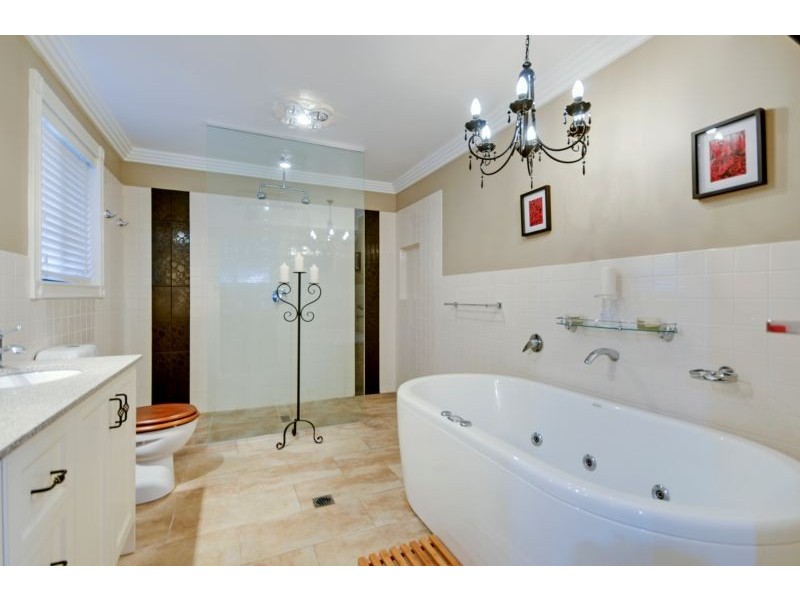 16 Blessington Way, Flinders View QLD 4305