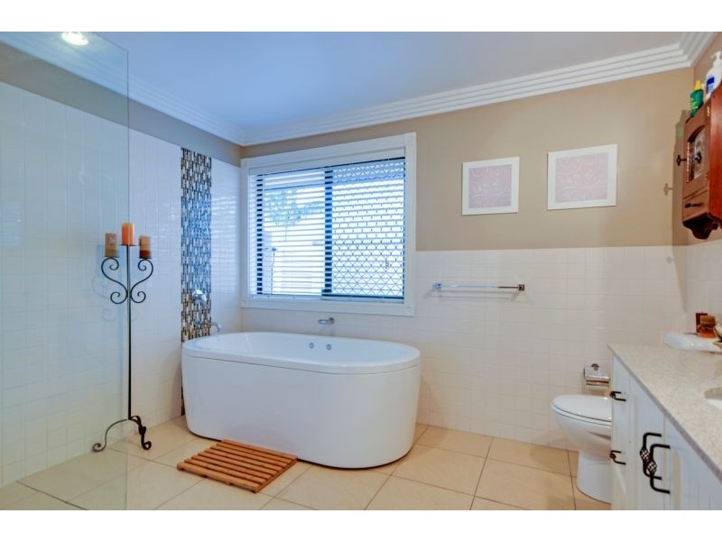 16 Blessington Way, Flinders View QLD 4305