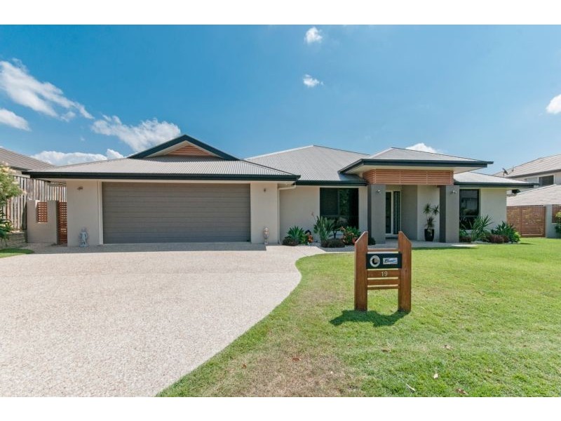 19 Duhig Court, Augustine Heights QLD 4300