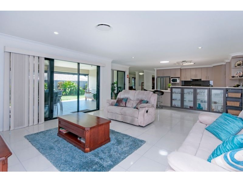 19 Duhig Court, Augustine Heights QLD 4300