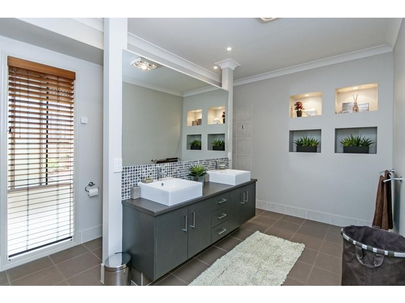 124 Santa Monica Drive, Augustine Heights QLD 4300