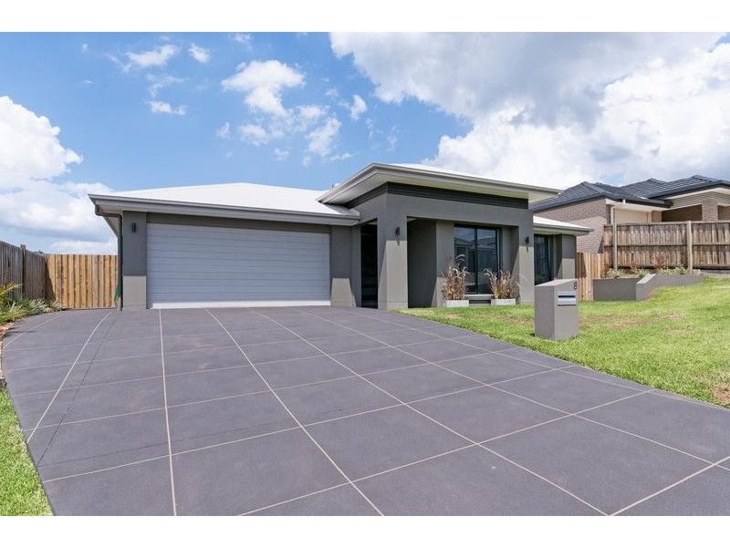 8 Glasswing Street, Deebing Heights QLD 4306