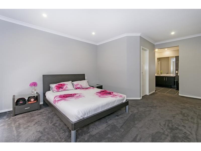 8 Glasswing Street, Deebing Heights QLD 4306