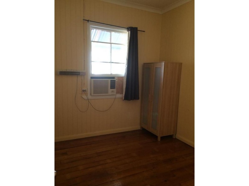 49 Frederick Street, Newtown QLD 4305