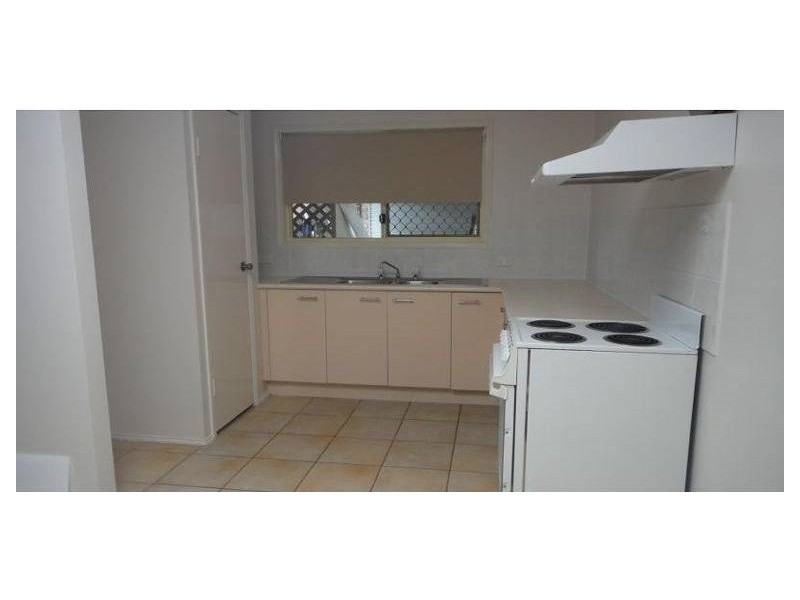 2/38 Dellvene Crescent, Rosewood QLD 4340