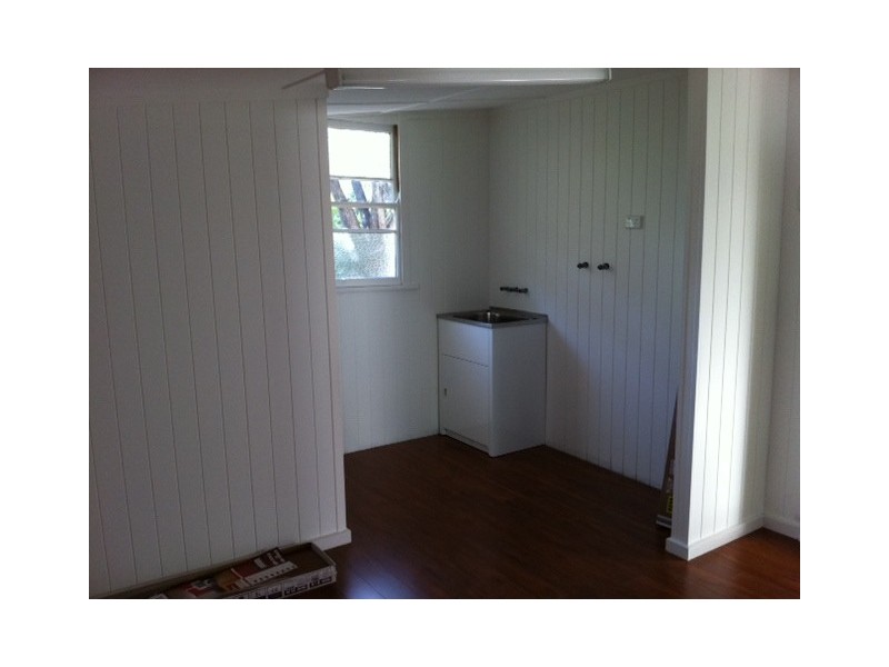 15 Rex Street, Eastern Heights QLD 4305