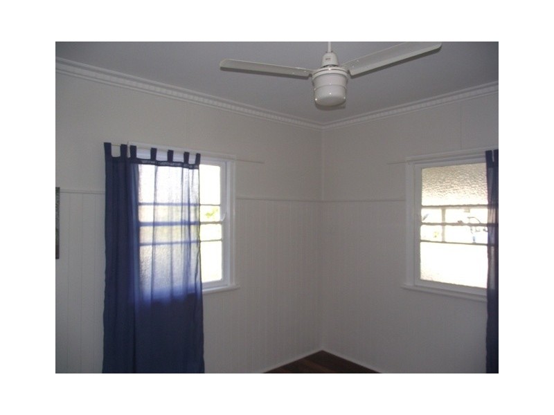 15 Rex Street, Eastern Heights QLD 4305