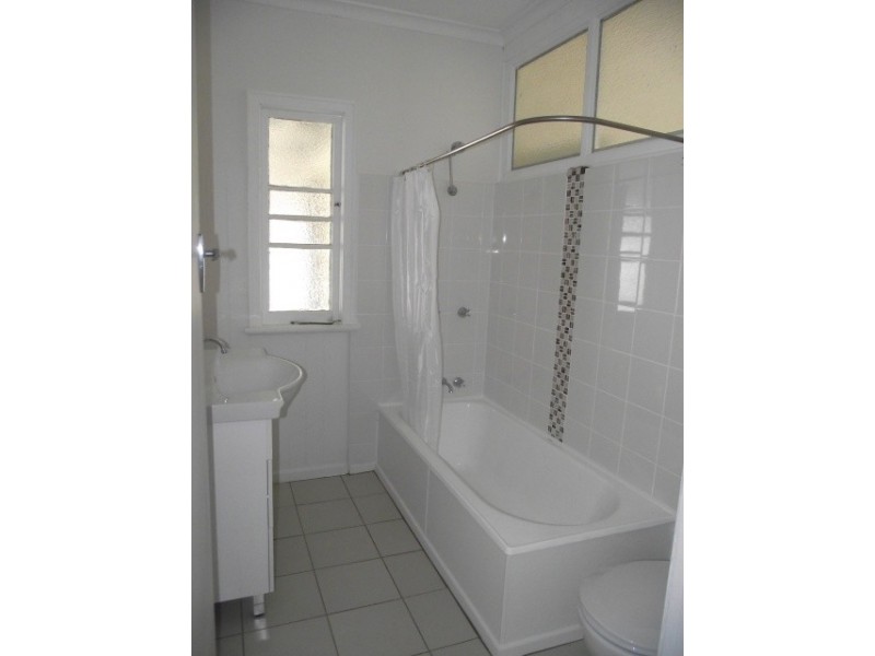 15 Rex Street, Eastern Heights QLD 4305