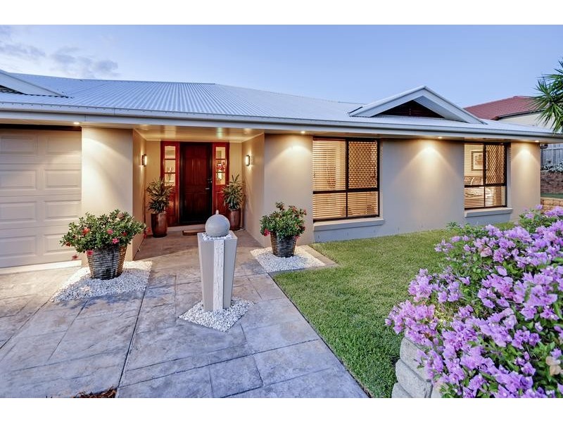 6 Chelsea Close, Flinders View QLD 4305