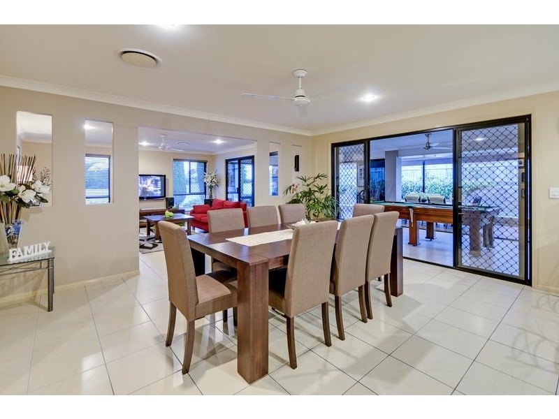 6 Chelsea Close, Flinders View QLD 4305
