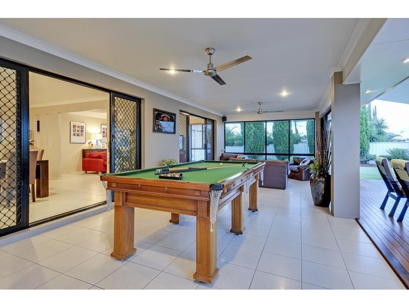 6 Chelsea Close, Flinders View QLD 4305