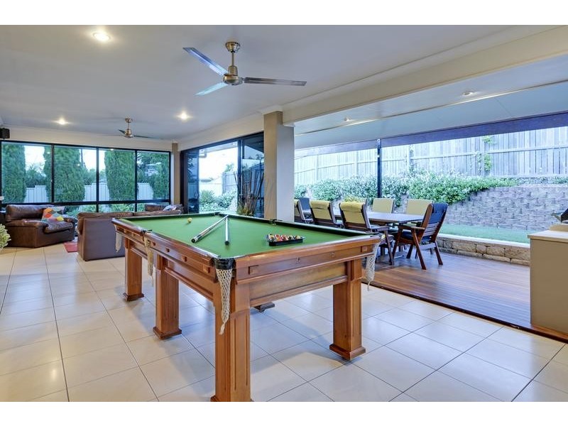 6 Chelsea Close, Flinders View QLD 4305