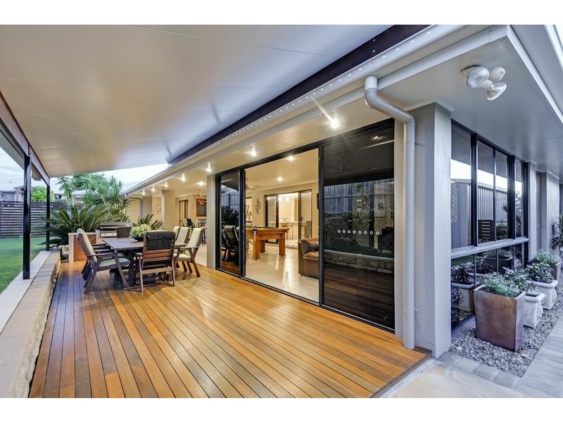 6 Chelsea Close, Flinders View QLD 4305