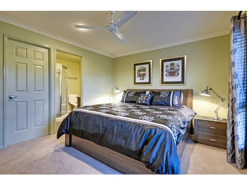 6 Chelsea Close, Flinders View QLD 4305