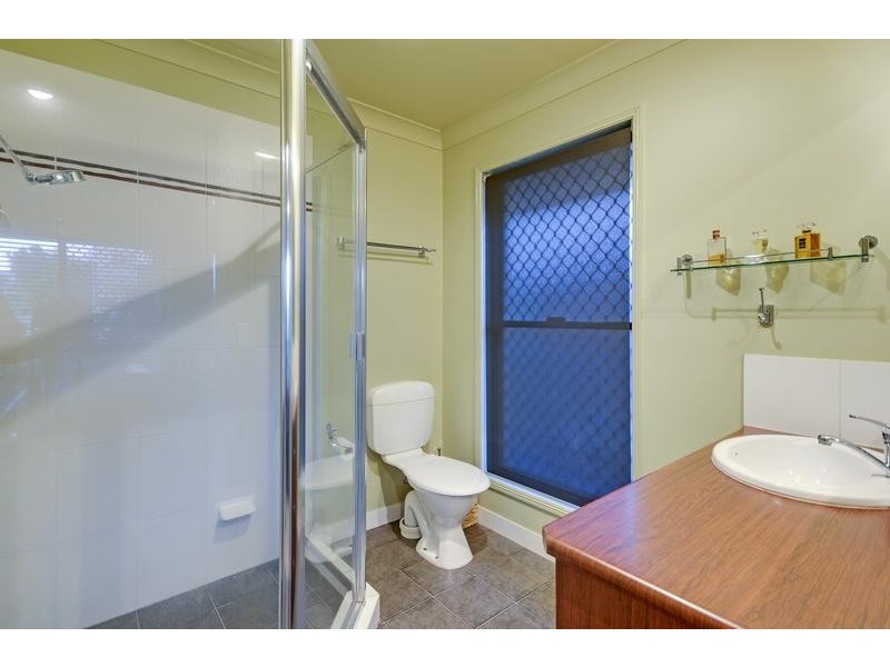 6 Chelsea Close, Flinders View QLD 4305