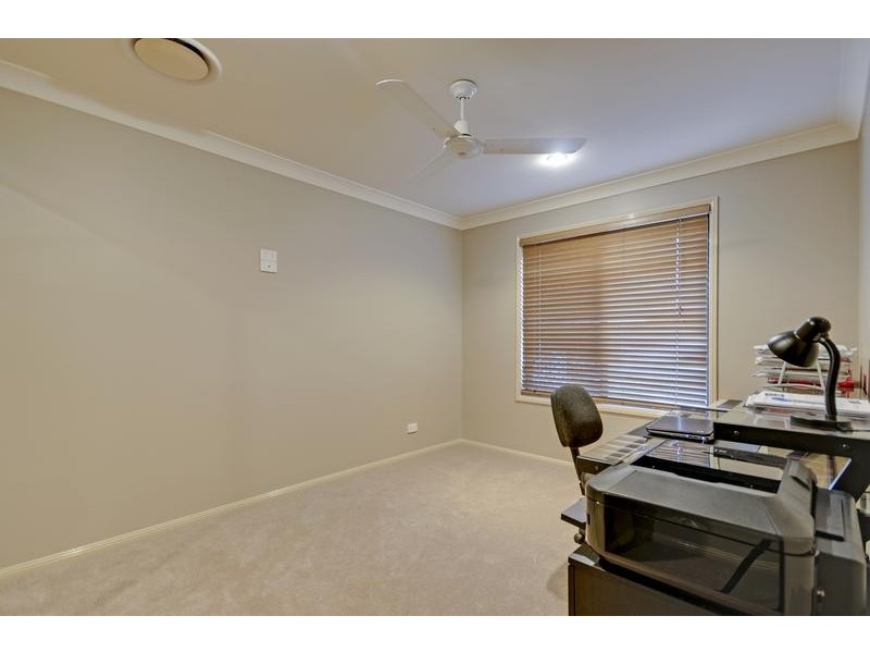 6 Chelsea Close, Flinders View QLD 4305