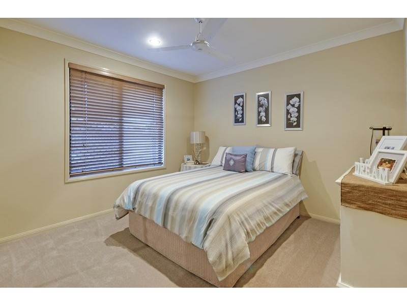 6 Chelsea Close, Flinders View QLD 4305