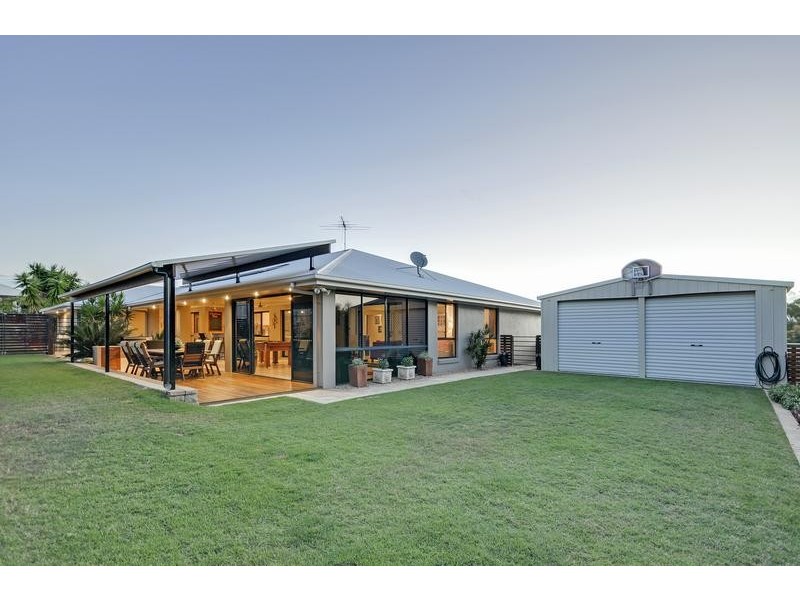 6 Chelsea Close, Flinders View QLD 4305