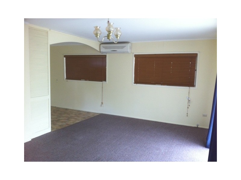 73 Robertson Road, Raceview QLD 4305