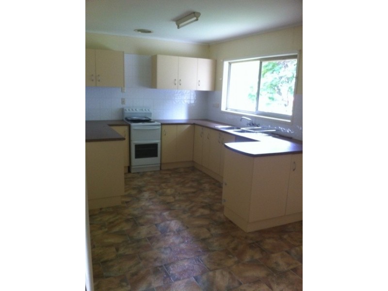 73 Robertson Road, Raceview QLD 4305