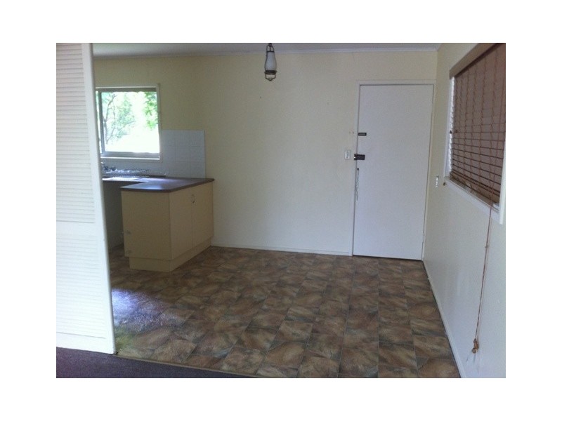 73 Robertson Road, Raceview QLD 4305
