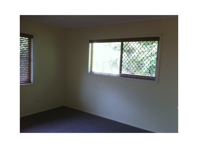 73 Robertson Road, Raceview QLD 4305