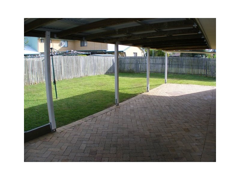 325 South Station Road, Raceview QLD 4305