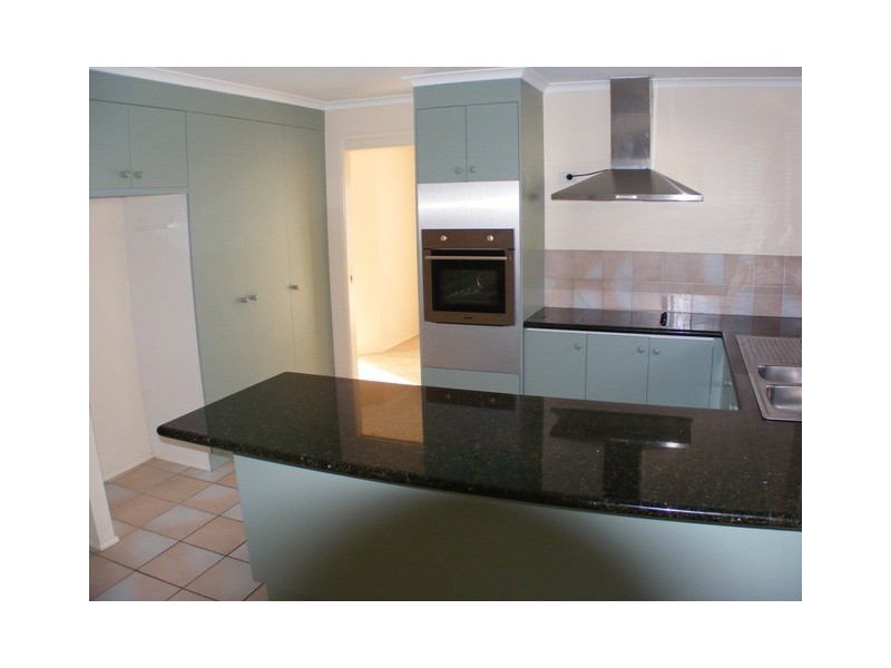 325 South Station Road, Raceview QLD 4305