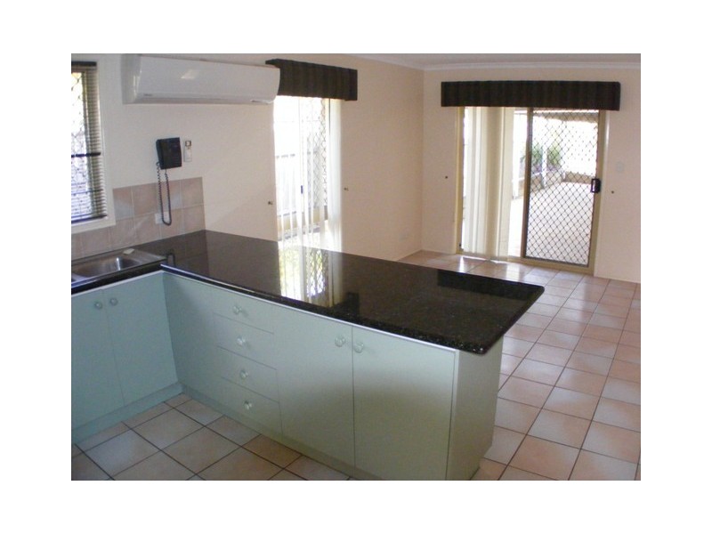 325 South Station Road, Raceview QLD 4305
